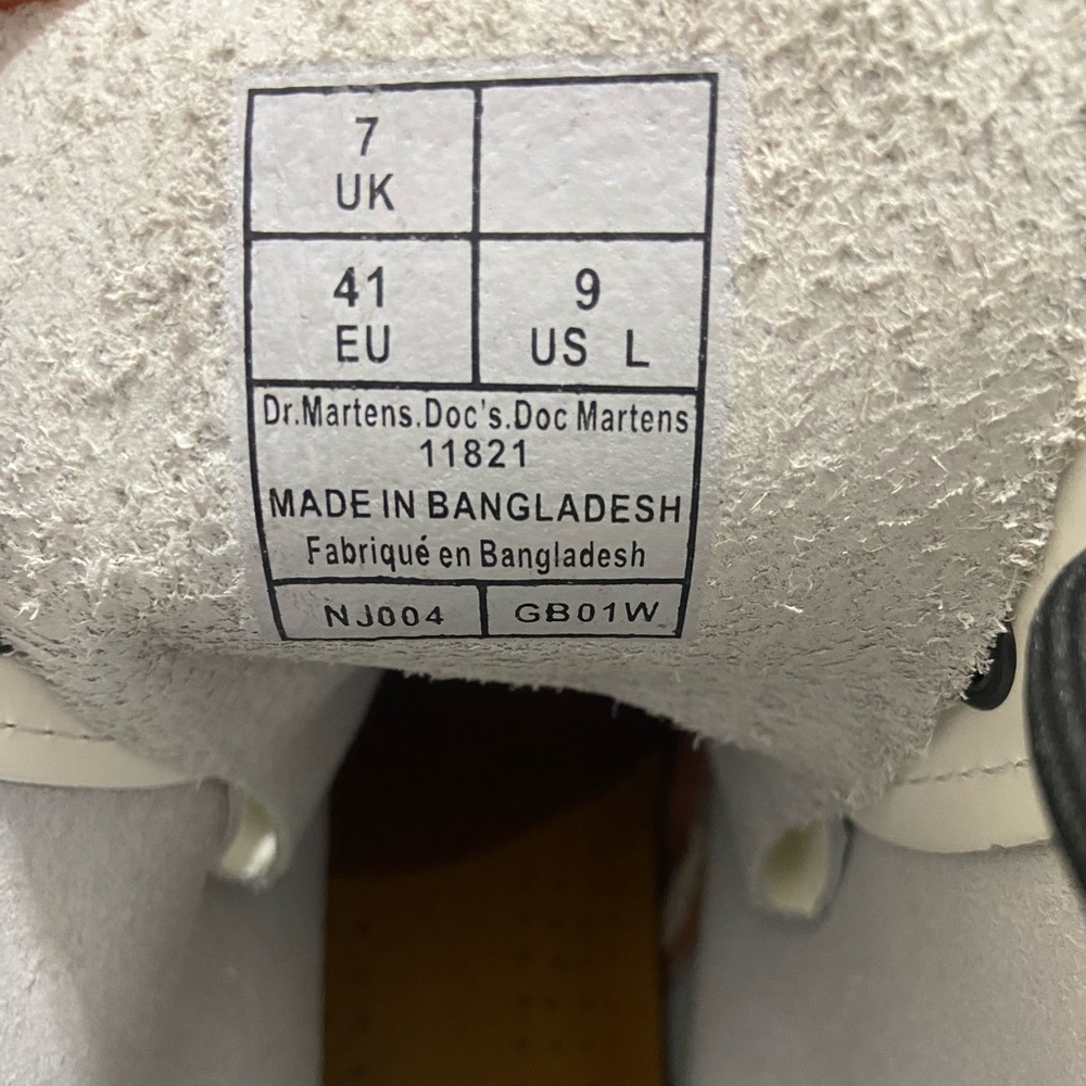 Never Worn White Dr. Martens!! View 3